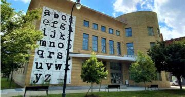 The main entrance of the Worcester Public Library in Worcester, Massachusetts