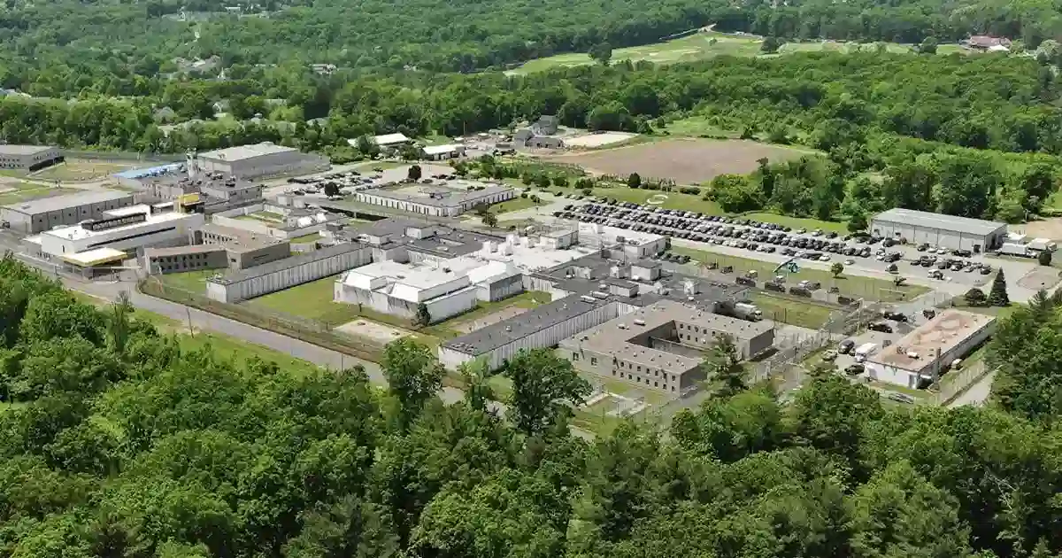 Ex-jail officer charged with smuggling Suboxone to inmate